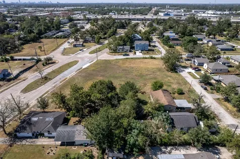 3313 Cavalcade Street Houston TX 77026