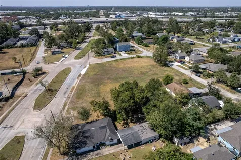 3313 Cavalcade Street Houston TX 77026