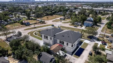 3313 Cavalcade Street Houston TX 77026