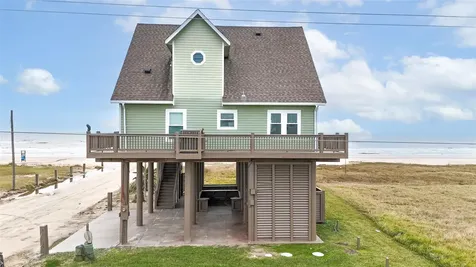 997 Austin Street Gilchrist TX 77617