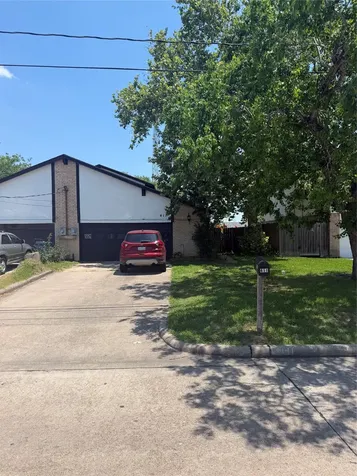 411 S Austin Street Webster TX 77598