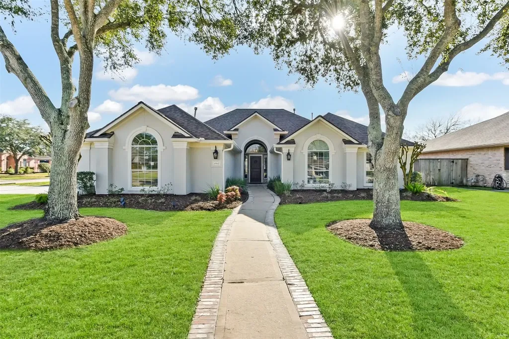 1814 Sandy Lake Drive Friendswood TX 77546
