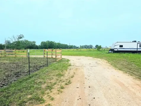 816 Raccoon Bend Road Bellville TX 77418