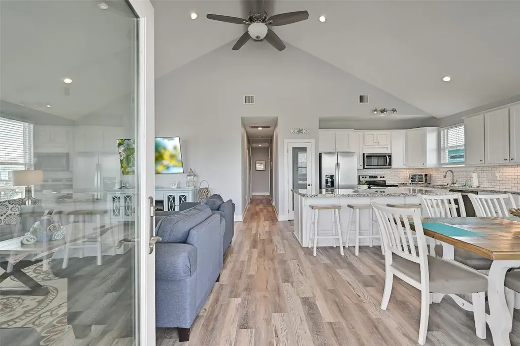 4207 Navarro Drive Galveston TX 77554