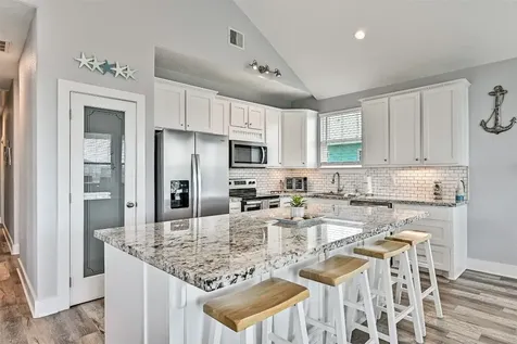 4207 Navarro Drive Galveston TX 77554