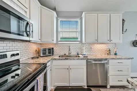 4207 Navarro Drive Galveston TX 77554