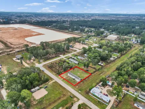 2194 County Road 5017 Cleveland TX 77327