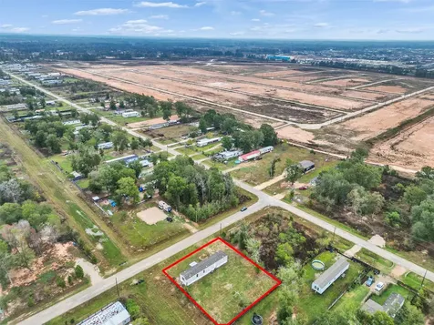 2194 County Road 5017 Cleveland TX 77327