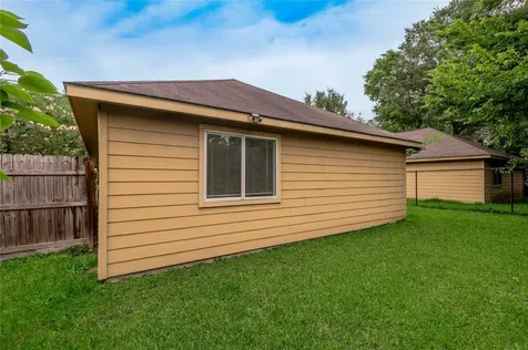 636 Avenue H Huntsville TX 77320