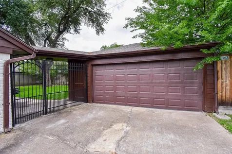 2747 Durban Drive Houston TX 77043