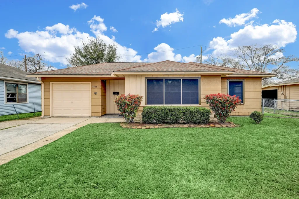 2100 Ontario Street Baytown TX 77520