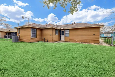 2100 Ontario Street Baytown TX 77520
