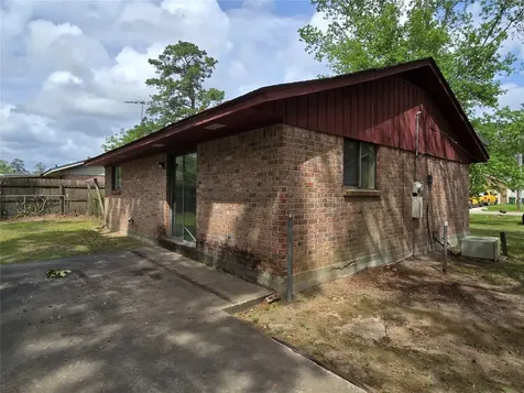 808 Willow Avenue Cleveland TX 77327
