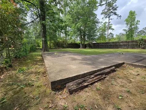 808 Willow Avenue Cleveland TX 77327