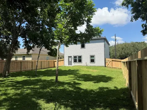 320 S Texas Street Texas City TX 77591
