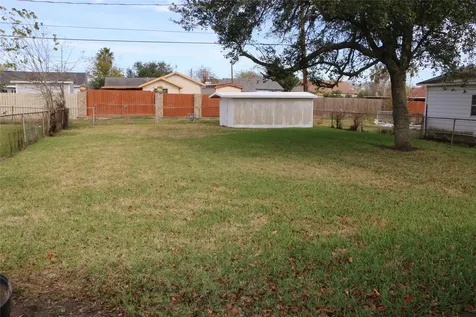 710 W 7th Street Freeport TX 77541