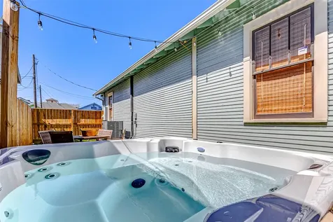 1602 40th Street Galveston TX 77550