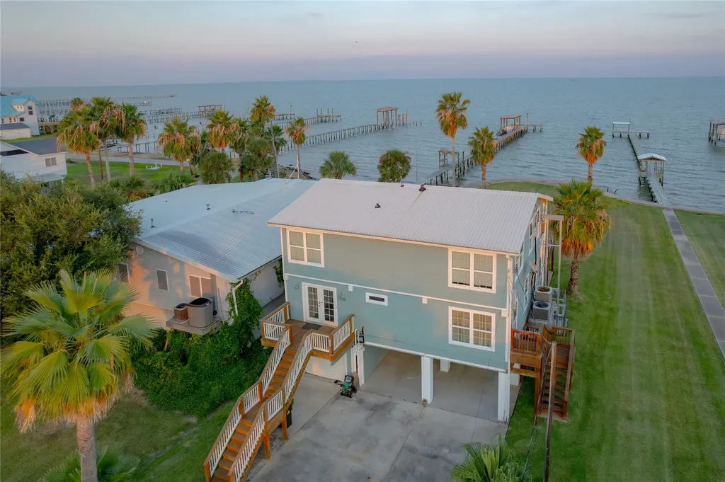 1309 8th Street San Leon TX 77539