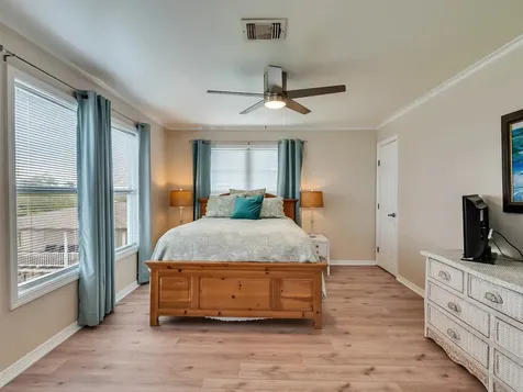 1309 8th Street San Leon TX 77539