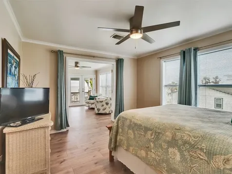 1309 8th Street San Leon TX 77539
