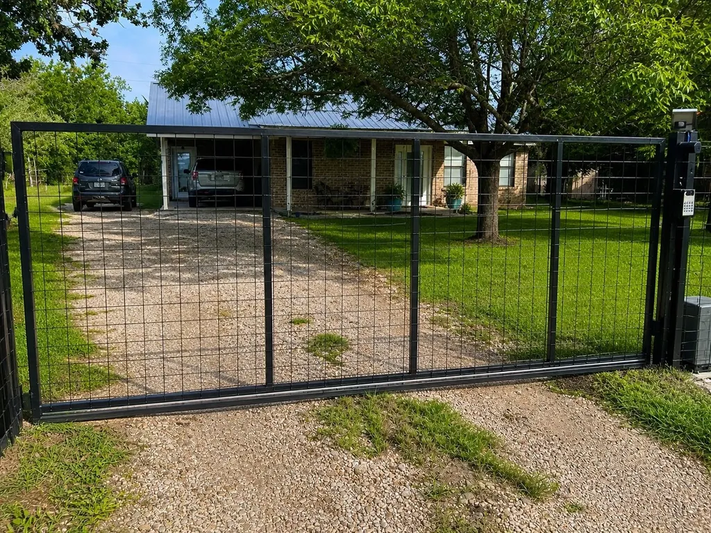 680 Stringtown Road Medina TX 78055