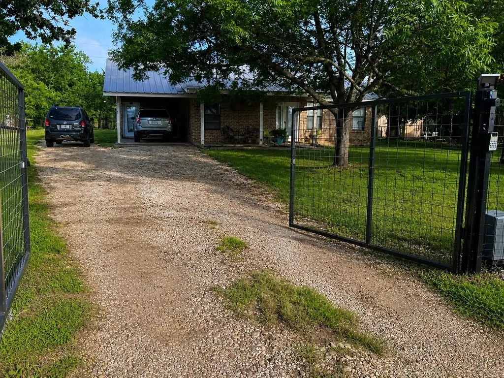 680 Stringtown Road Medina TX 78055