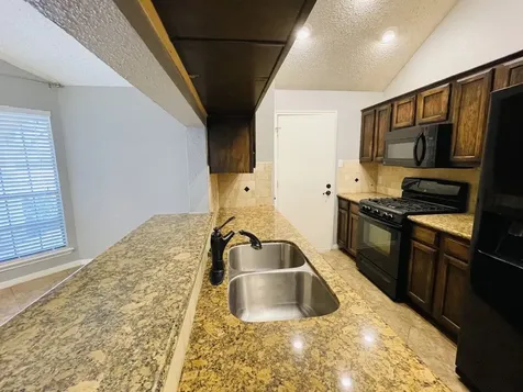 2910 Pioneer Pass Sugar Land TX 77479