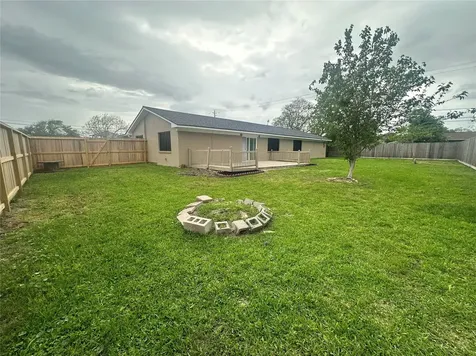 130 Bay Ridge Drive Baytown TX 77523