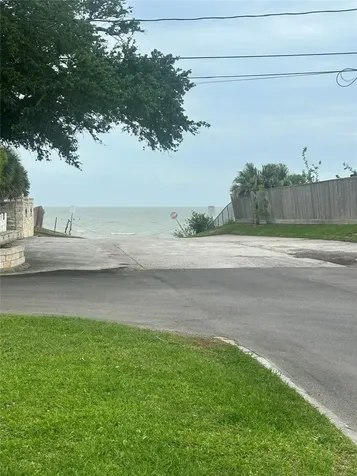 130 Bay Ridge Drive Baytown TX 77523