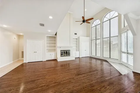 2102 N Fountain Valley Drive Missouri City TX 77459