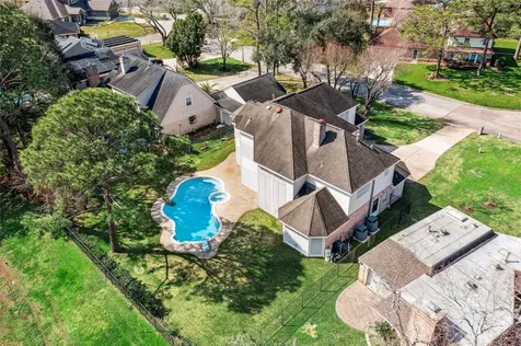 2102 N Fountain Valley Drive Missouri City TX 77459