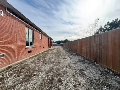 1839 Road 5502 Cleveland TX 77327