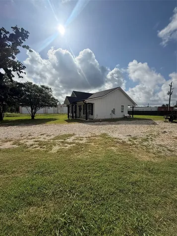 7235 Commerce Street Iola TX 77861