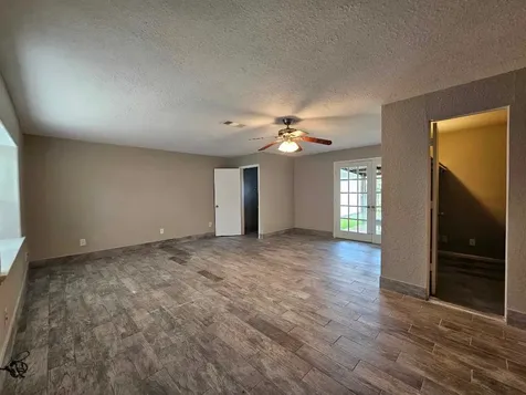 212 Harold Lane Baytown TX 77521