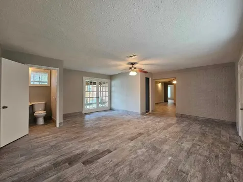 212 Harold Lane Baytown TX 77521