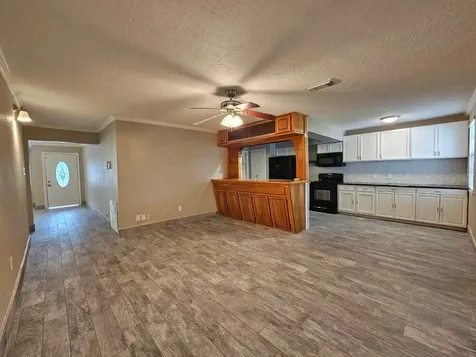 212 Harold Lane Baytown TX 77521