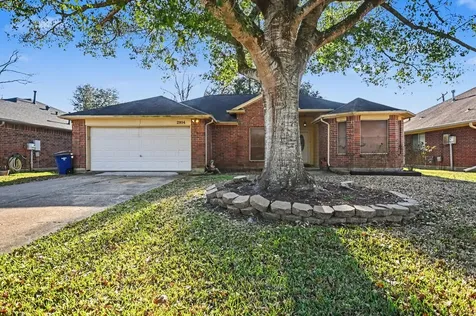 2914 Overland Trail Dickinson TX 77539
