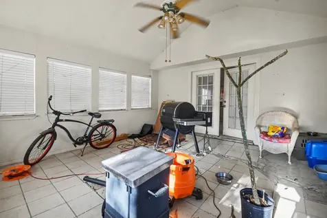2914 Overland Trail Dickinson TX 77539