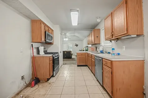 2914 Overland Trail Dickinson TX 77539