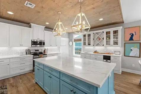 970 Pelican Lane Crystal Beach TX 77650