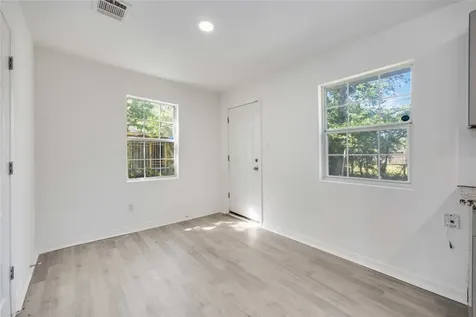 5033 Doolittle Boulevard Houston TX 77033