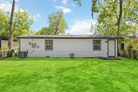 5033 Doolittle Boulevard Houston TX 77033