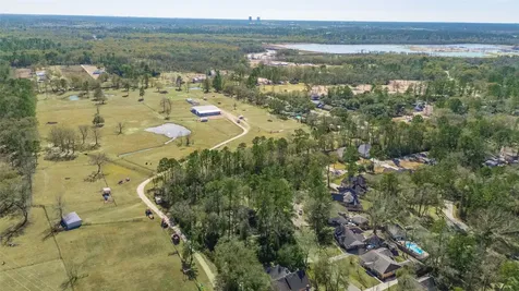 25 Holly Springs Drive Conroe TX 77302