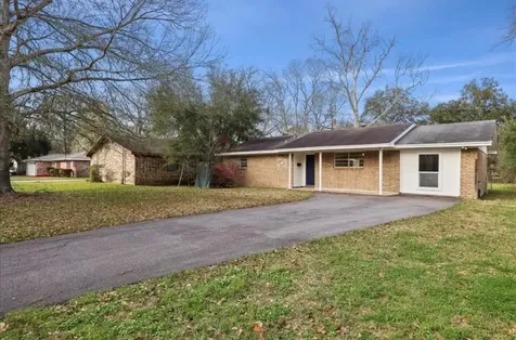 8670 Newfield Lane Beaumont TX 77707