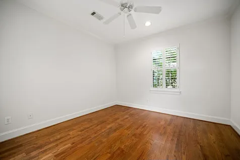 1918 W Bell Street Houston TX 77019