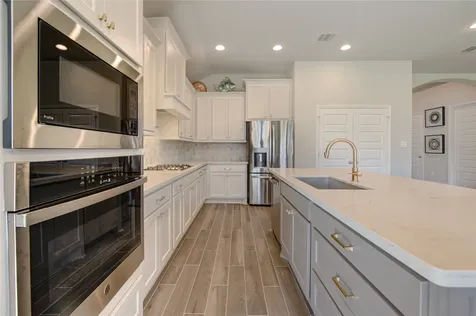 1930 Creekwood Cove Missouri City TX 77459