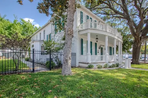 308 S Liberty Victoria TX 77901