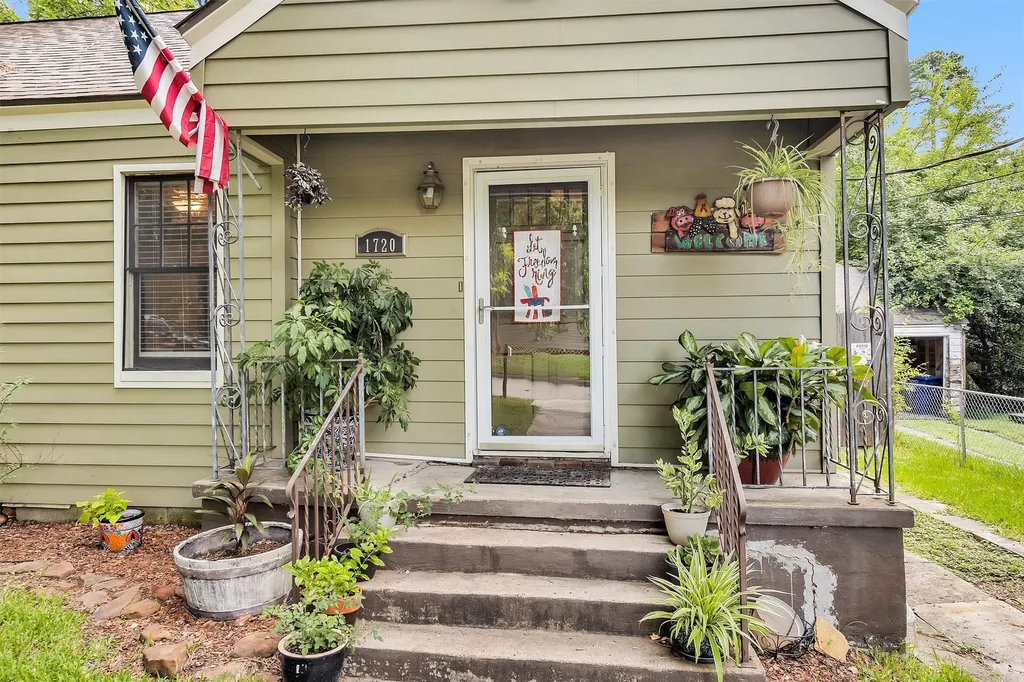 1720 18th Street Huntsville TX 77340