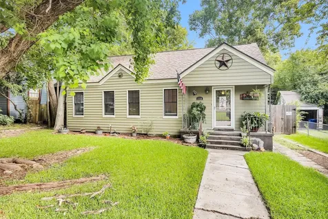1720 18th Street Huntsville TX 77340