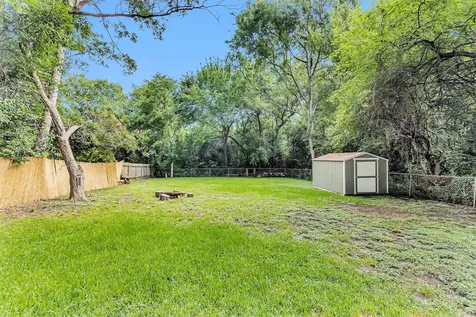 1720 18th Street Huntsville TX 77340